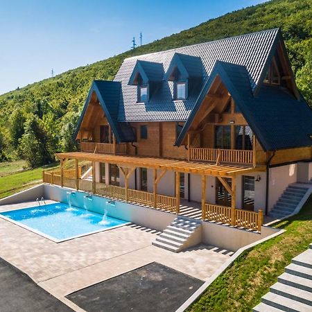 Wooden Houses Macola Hotel Korenica Exterior foto