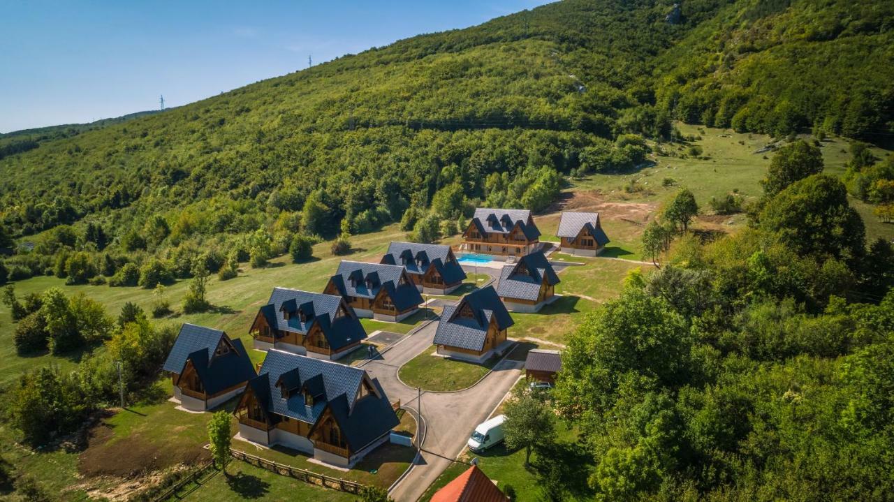 Wooden Houses Macola Hotel Korenica Exterior foto