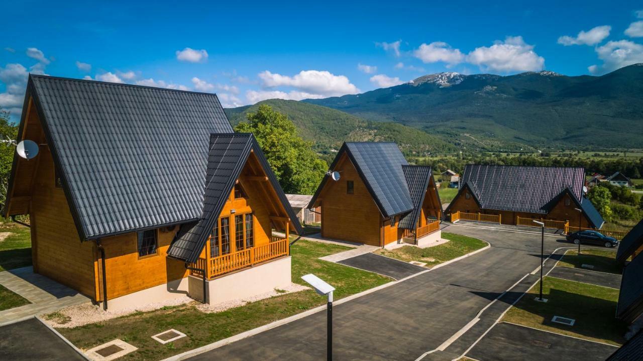 Wooden Houses Macola Hotel Korenica Exterior foto